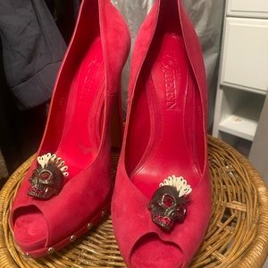 ALEXANDER MCQUEEN SKULL HEALS